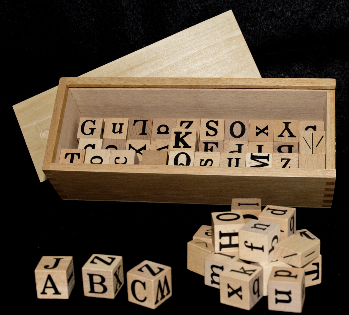 Wooden Cubes with English Alphabet in Box_72